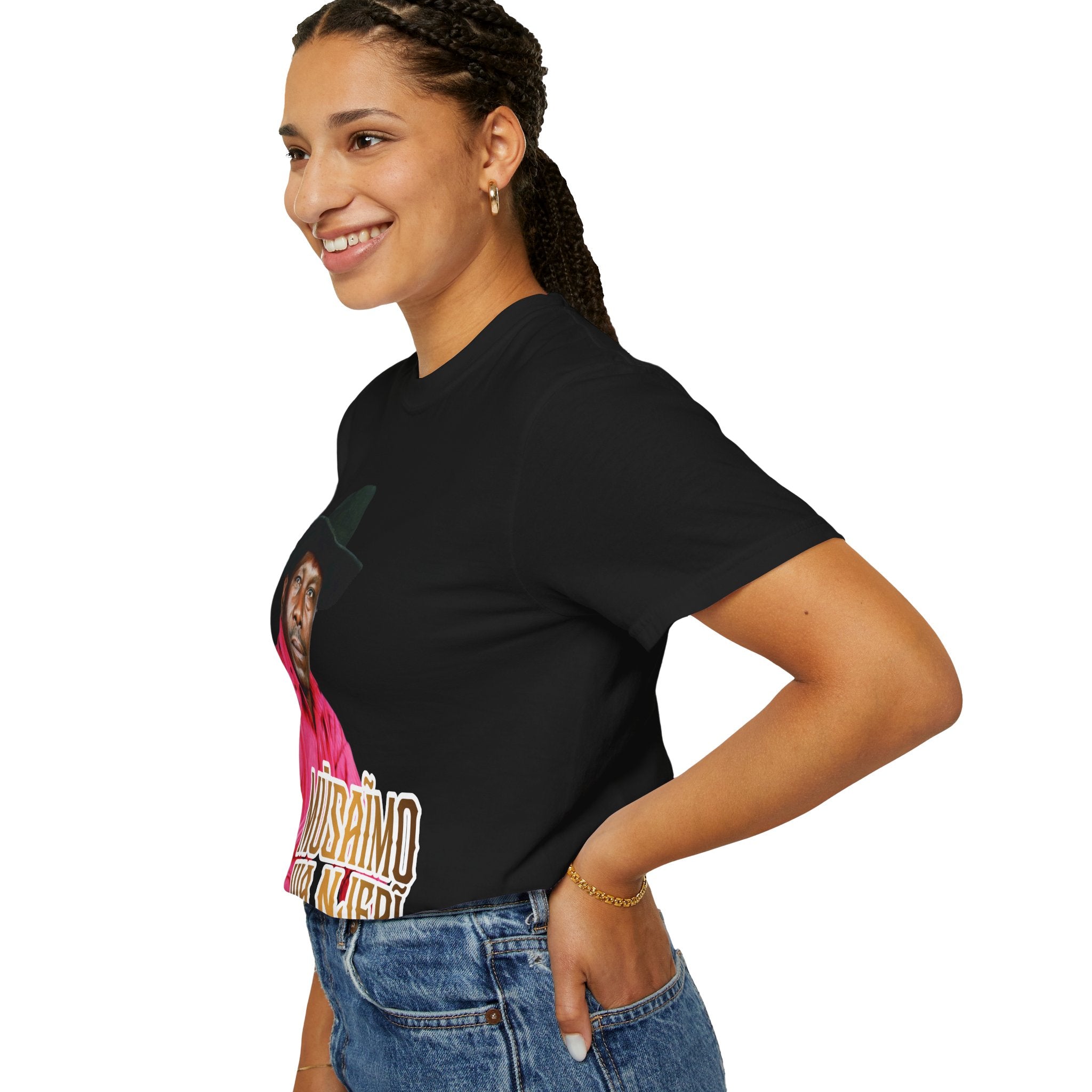 Unisex Mûsáimo Wa Njeri Graphic T-Shirt — Mûrûthî wear Tee